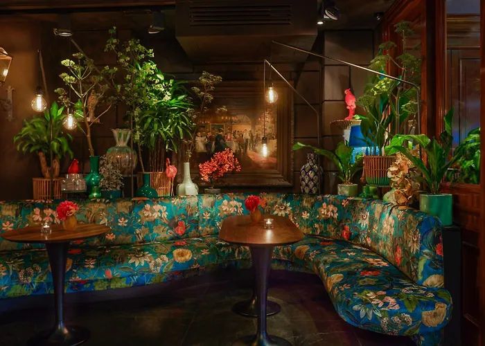 فندق إيسثيري