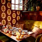 Hotel Estherea